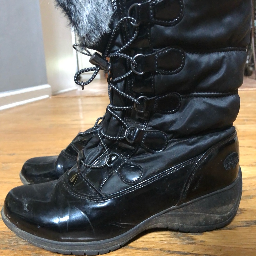 Used Totes Black Women’s Winter Boots Size 8